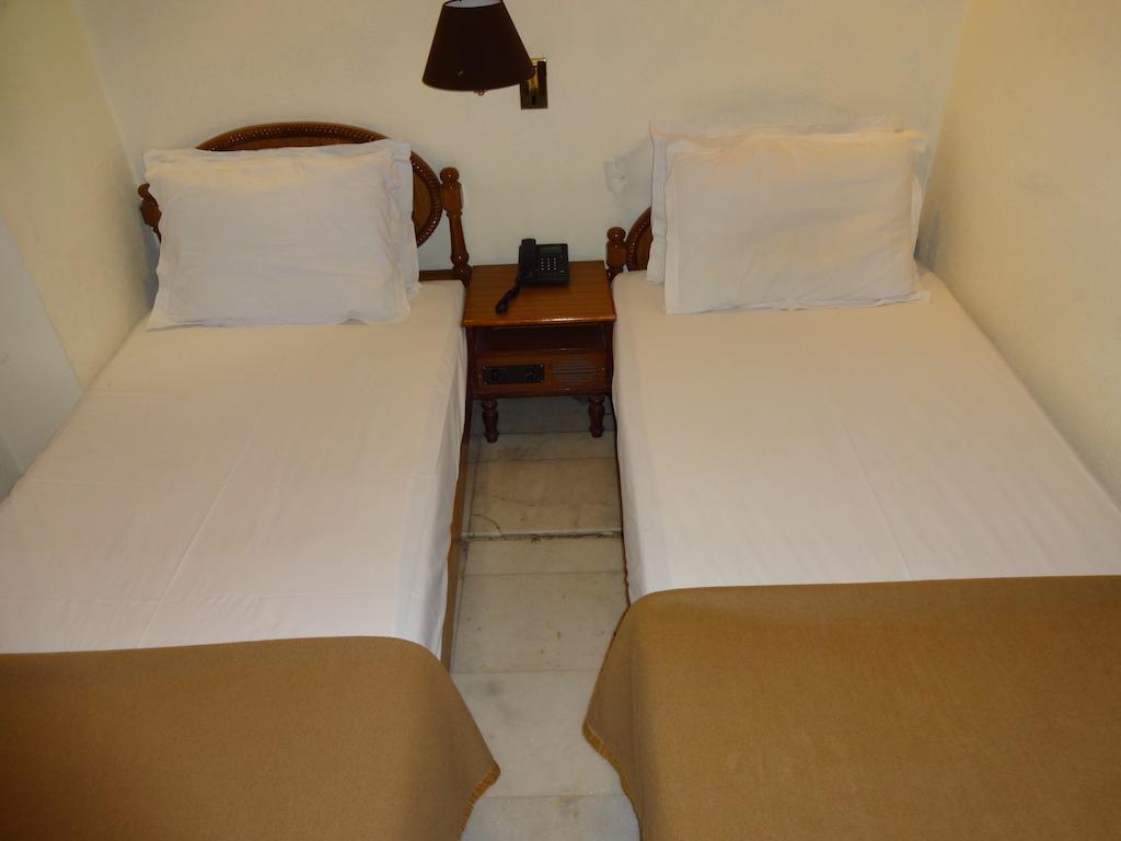Hotel Alka Premiere Nueva Delhi Habitación foto